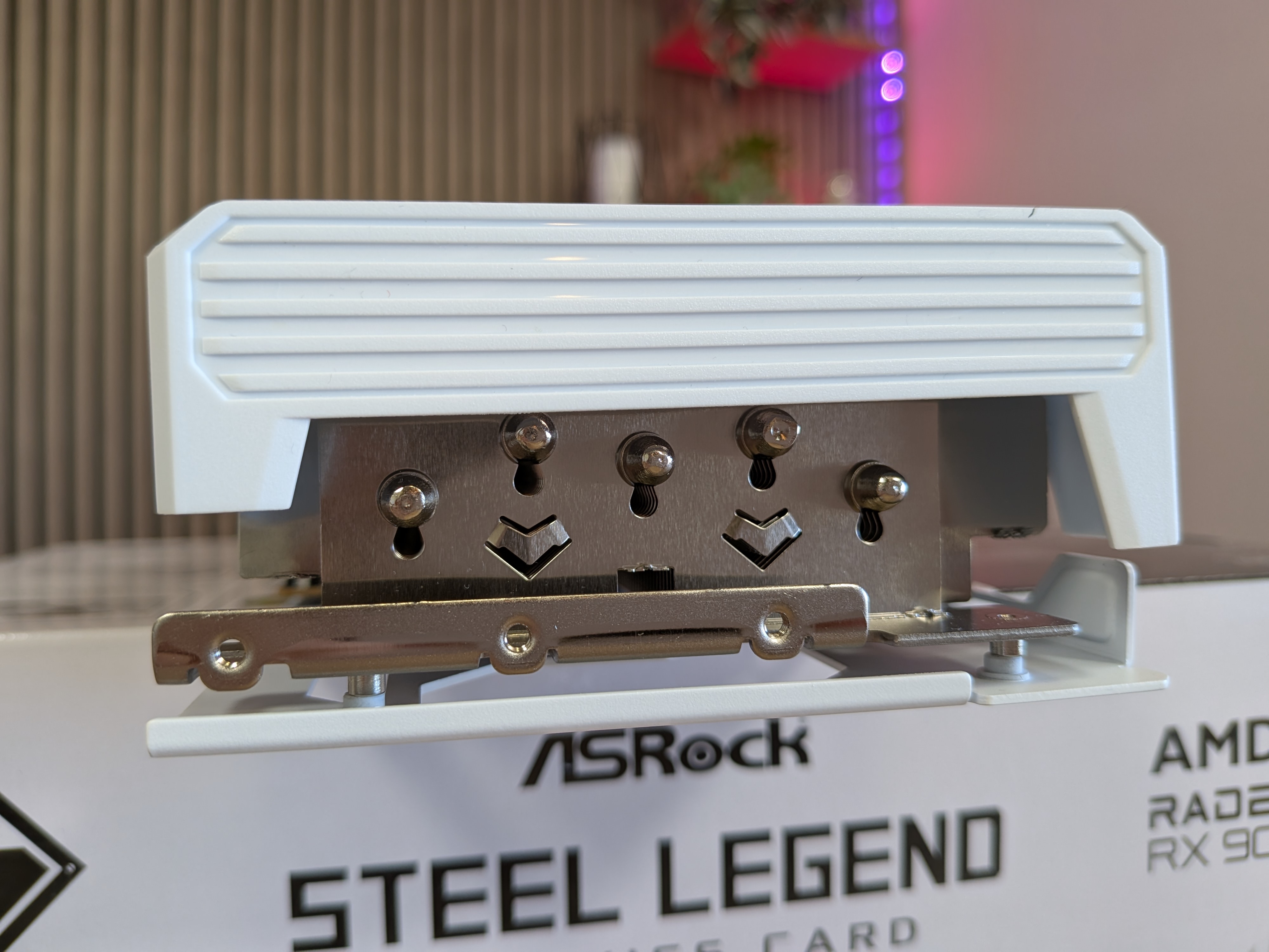 ASRock RX 9070 Steel Legend ASRock RX 9070 Steel Legend